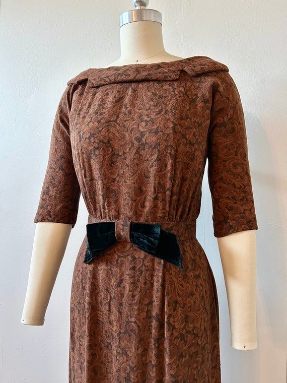 1950s R&K Originals Brown Swirl Wiggle Dress | 50… - image 2