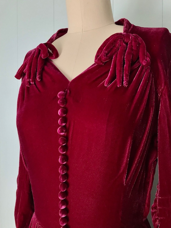 1940s Dark Raspberry Pink Velvet Cocktail Dress |… - image 6