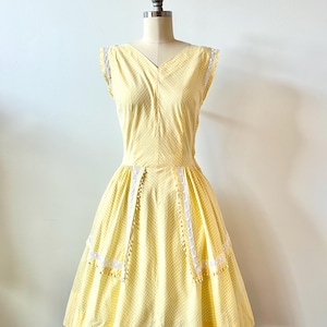 1950s Lynbrook Yellow Gingham Check Dress | 50s Pastel Lace Trim Dress | Vintage Fit and Flare Dress | Size XS