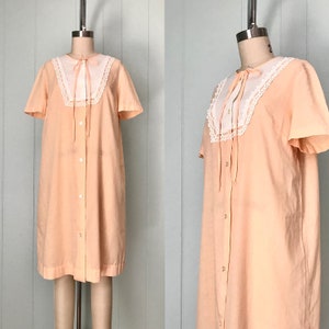 1960s Gossard Artemis Peach Robe | 60s Pastel Housecoat | Vintage Lace Trim Dressing Gown | Size M