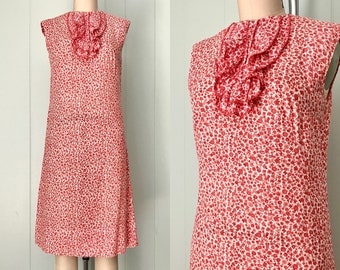 1960s Bright Red Floral Shift Dress | 60s Ruffled Jabot Day Dress | Vintage Sleeveless Summer Dress | Size XS/S