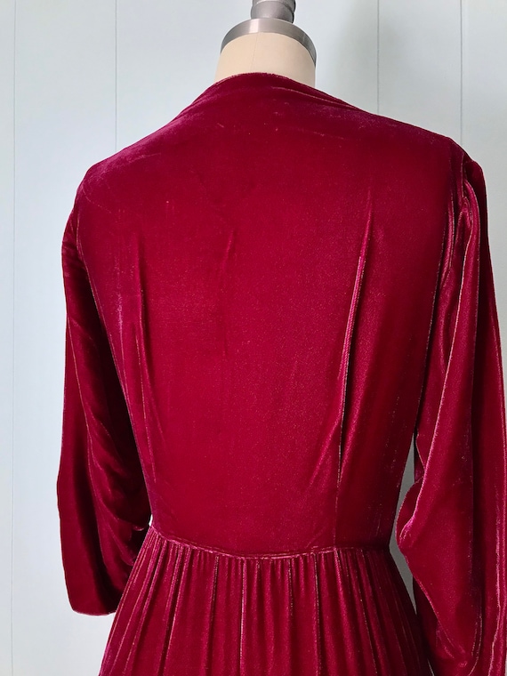 1940s Dark Raspberry Pink Velvet Cocktail Dress |… - image 9