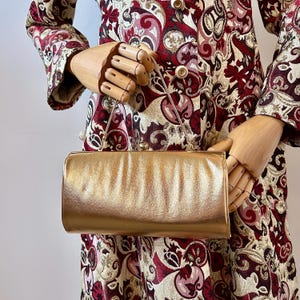1960s Metallic Gold Vinyl Handtasche | 60er Jahre Knallige Henkeltasche Henkeltasche | Vintage Abend Accessoire