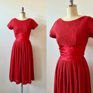 1950s Jonathan Logan Jasnoczerwona sukienka imprezowa | 50s Floral Lace Cocktail Dress | Vintage Fit and Flare Dress | Rozmiar XXS