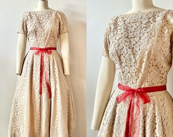 1950s Jeane Scott Champagne Lace Dress | 50s Ivory Floral Cocktail Dress | Vintage Cream Fit and Flare Dress | Size XS