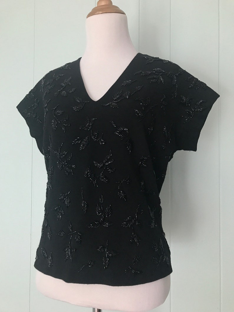60s Short Sleeve Flower Beading Blouse Vintage V-Neck Sparkle Party Top Ladies Size M Medium 1960s Black Wool Floral Beaded Shirt