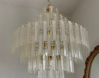 CHANDELIERA - Battery and Remote Operated CHANDELIER