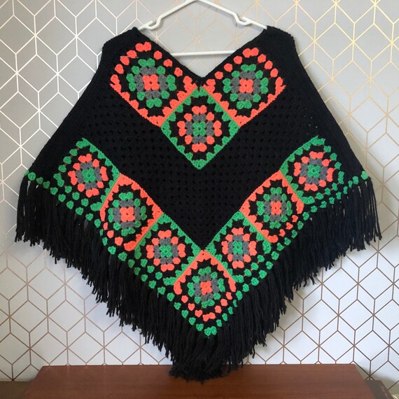 Vintage Granny Square Poncho, Crocheted Black Boh… - image 8