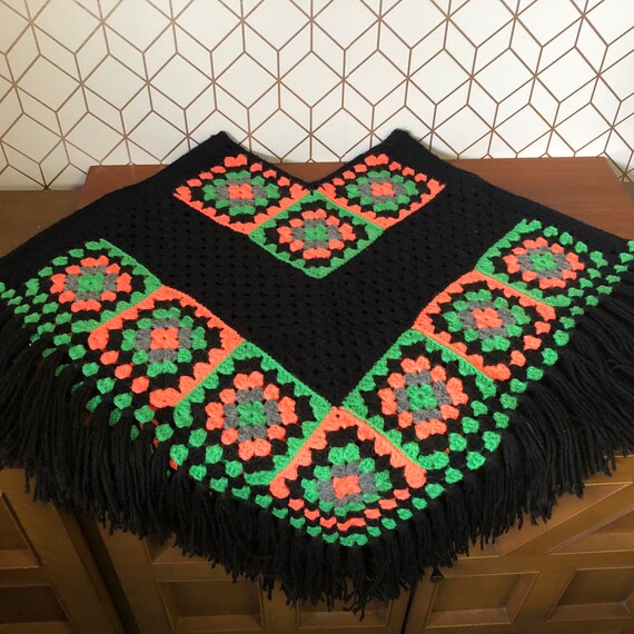 Vintage Granny Square Poncho, Crocheted Black Boh… - image 9