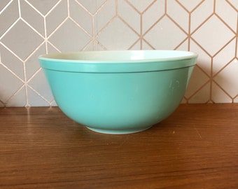 Vintage Pyrex #403 Turquoise Pattern Nesting Mixing Bowl, Turquoise 2 1/2 Quart Round Mixing Bowl, Great Shine, Circa 1950