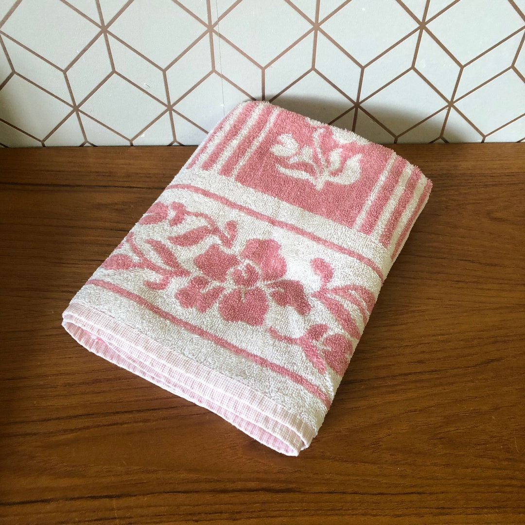 Vintage Bath Towel, Soft Terry Cloth, Vintage Bath Size, Rose and White ...