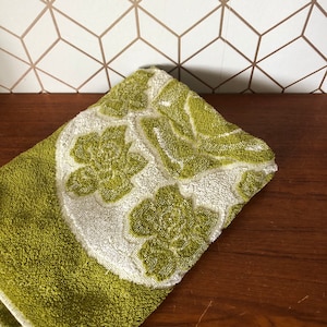Vintage Fieldcrest Bath Towel & wash cloth olive white Floral Roses new
