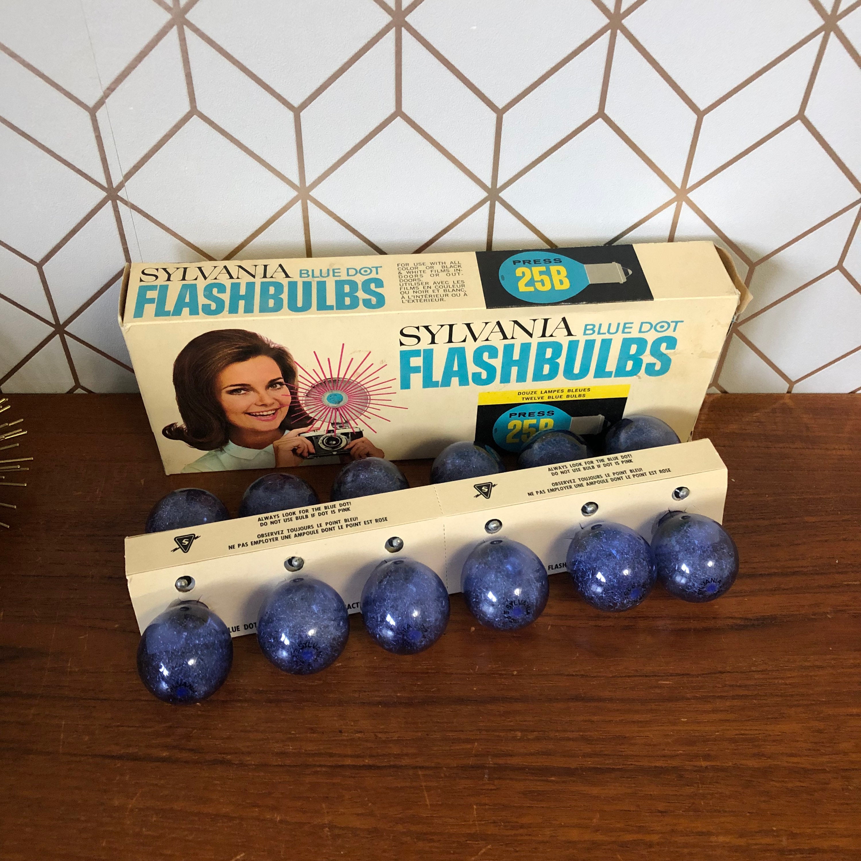 *Vintage Box of 12 Sylvania Flashbulbs Blue Dot Press 25B 12 Bulbs in pack 