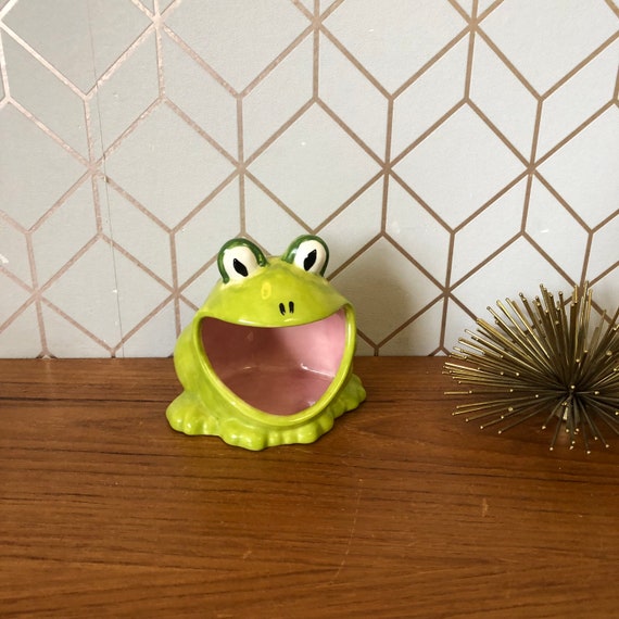 Vintage Ceramic FROG Kitschy Kitchen Scrubby Holder Ceramic Smiling Frog in Lime Green for Your Scrubby Wide Mouth Bug Eyes Circa 1970 s Etsy Hong Kong