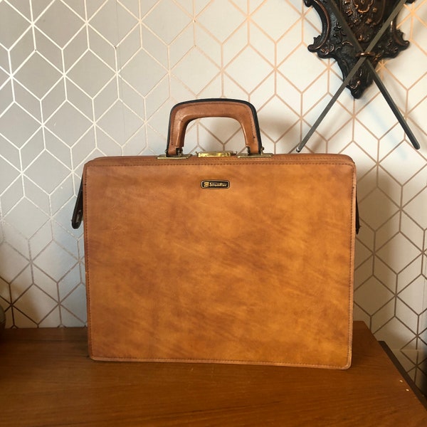 Vintage Stradellina Leather Briefcase, Brown Hinged Business Briefcase Portfolio, Brass Scissor Hinges with Brass Clasp, Handle Circa 1980's