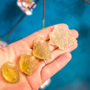 Libyan Desert Glass, Libyan Gold Tektite, Rare Crystals