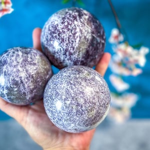 Sfere di Lepidolite, Cristalli di provenienza etica