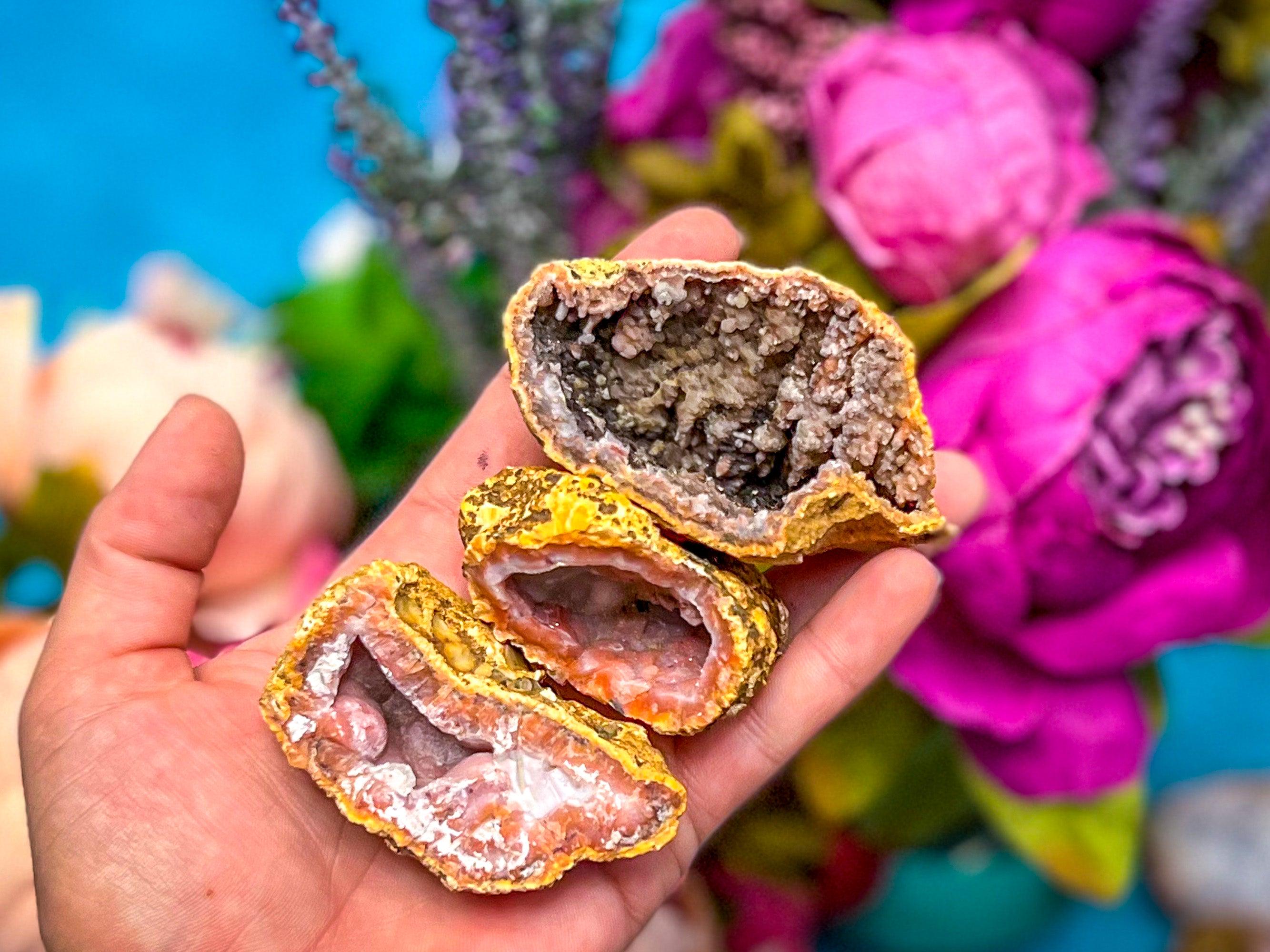 大きなピンクレッドグレーの原石カルセドニージオード - Etsy 日本