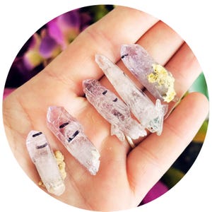 Enhydro crystal - Etsy 日本