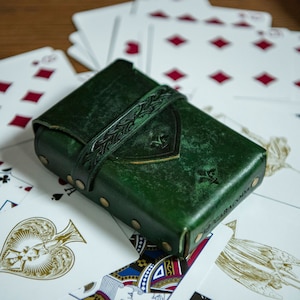 Lederetui für Tarot, Lenormand, Spielkarten, Poker, Bridge, Riemenverschluss, 65 mm