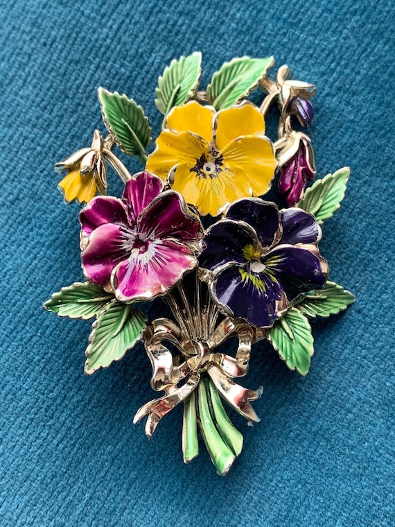 Vintage 1950s Exquisite Pansy Bouquet Brooch Ename