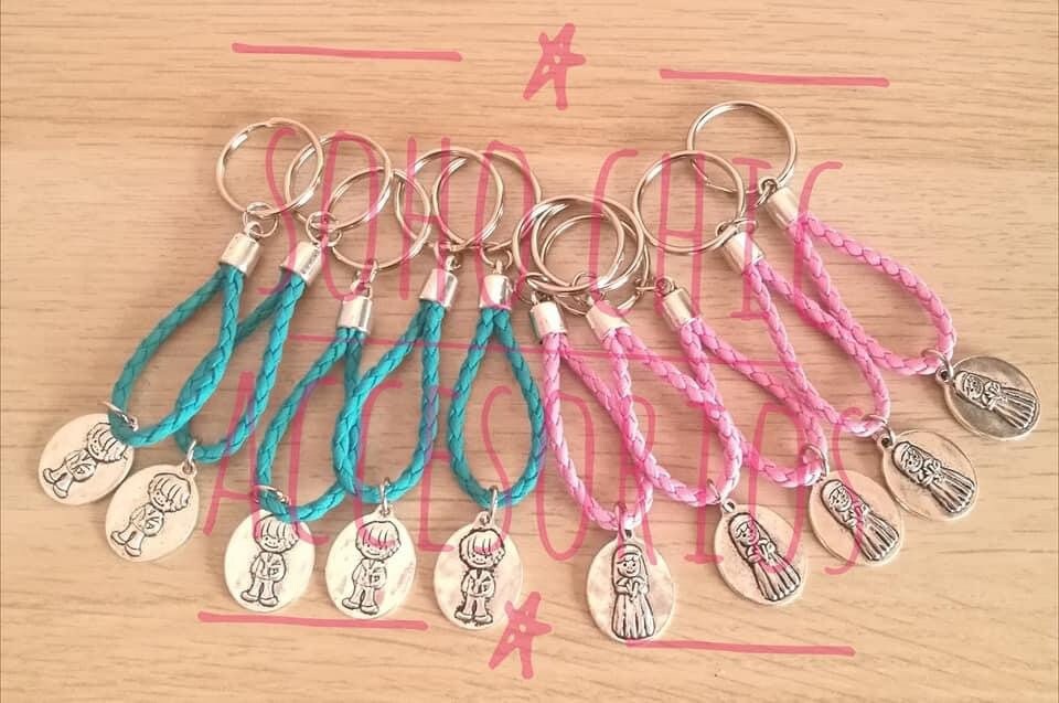 Wholesale SUPERFINDINGS 36Pcs 9 Styles Tree of Life Keychain