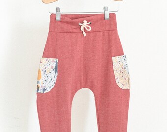 Yoga pants unisexe en coton biologique pour enfant. Fait à la main à Montréal