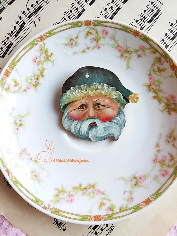 Folk Art Hand Painted Santa Brooch / Santa Claus B