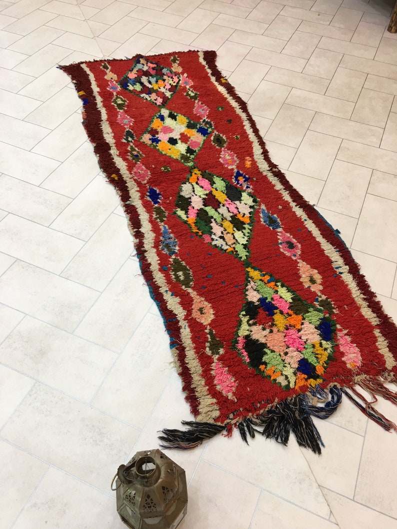 7 ft x 2.10 ft Moroccan rug 213 cm x 86 cm