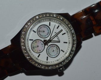 Vintage 2009 Fossil Date CZ Gem Bezel Momogram Strap 30mm  display picture 2