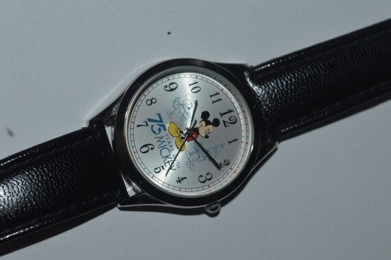Disney 75 Years With Mickey Watch 31mm Quartz Circa 2003  display picture 3