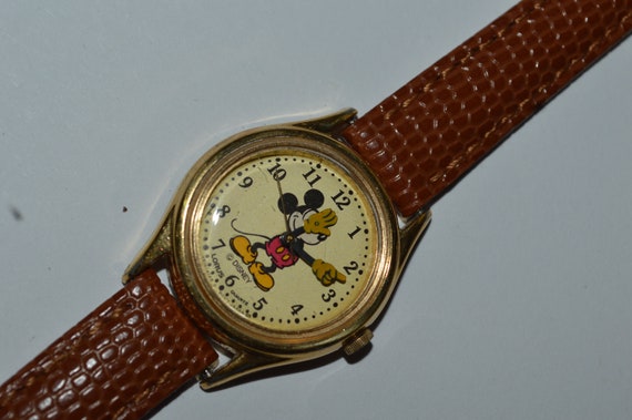 Lorus mickey hotsell mouse watch v515