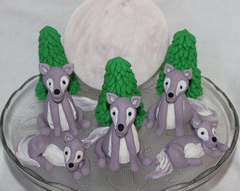 Fondant Wolf Cake Topper - Wolf Topper - Woodland Animal Topper - Woodland Baby Shower - Woodland Wolf Topper - Wolf Birthday - Wolf Theme