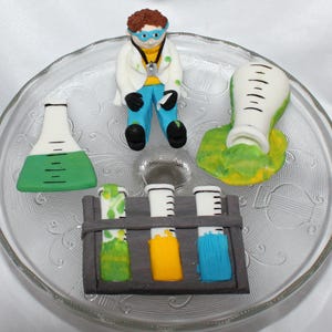 Fondant Mad Scientist Cake Topper - Mad Scientist Cake Decoration - Scientist Birthday - Chemistry Cake - Science Cake - Science Teacher