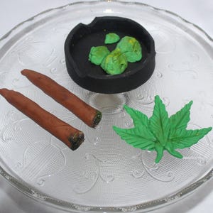 Fondant Marijuana Cake Topper - Fondant Joint - Marijuana Topper - Fondant Blunt - Joint Topper - Fondant Joint - Marijuana Theme Cake
