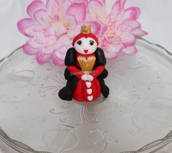 Fondant Alice In Wonderland Cake Topper Fondant Queen Of Etsy Fondant Alice In Wonderland Cake Topper Fondant Queen Of Etsy