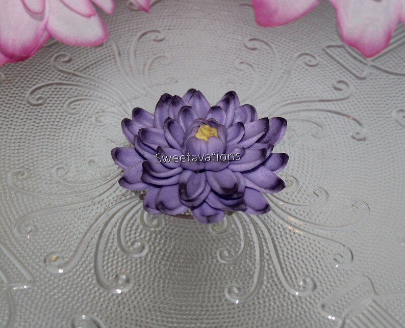 Sugar Flower Lotus Cake Topper Lotus Topper Fondant Lotus Fondant Lily Pad Fondant Flower Fondant Water Lily Water Lily Topper image 4