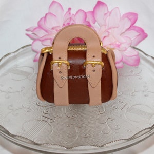 Louis Vuitton Cake Topper - How to Make Purse Cake Tutorial - Handbag Cake  Decorating Video 