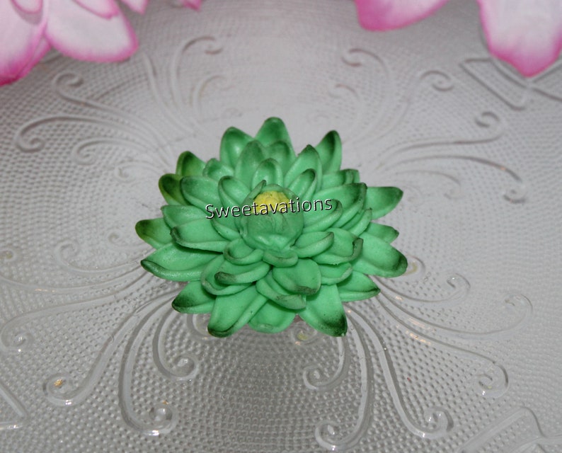 Sugar Flower Lotus Cake Topper Lotus Topper Fondant Lotus Fondant Lily Pad Fondant Flower Fondant Water Lily Water Lily Topper image 5