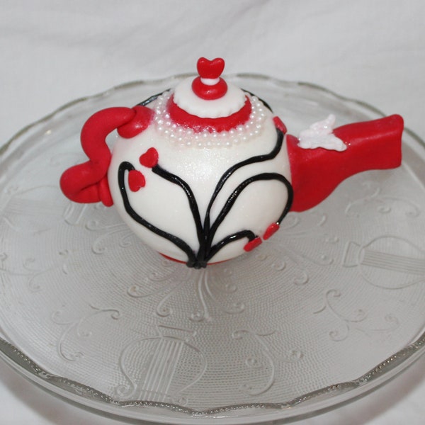 Fondant Alice in Wonderland Teapot Cake Topper - Fondant Teapot - Alice Topper -  Alice Teapot - Alice in Wonderland Cake - Alice Birthday