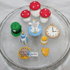 Fondant Alice in Wonderland Cake Topper - Alice Topper - Alice in Wonderland Theme - Alice in Wonderland Cake - Mad Hatter - Alice Birthday