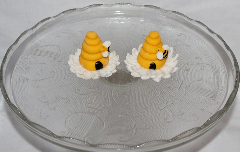 Fondant Bumble Bee Cake Topper Fondant Bee Bumble Bee Topper Fondant Insect Bee Topper Fondant Beehive Bumble Bee Baby Shower image 3