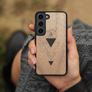 Triangle Geometry - Wooden Case Galaxy S25 Edge, S25 Ultra, S25 Case, S24 FE, S24 Plus, S23, S22, S21 FE, S20 FE, A56, A36, A26, A55, A35