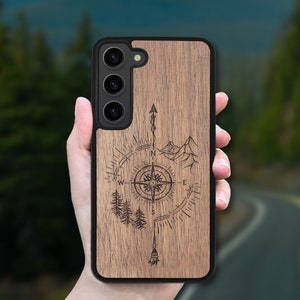 Mountain Compass - Wooden Case Galaxy S24 Ultra, S24 Case, S23 FE, S23 Plus, S22 Ultra, S21 FE, S20 FE, S20, A55, A35, A25, A24, A15, S10