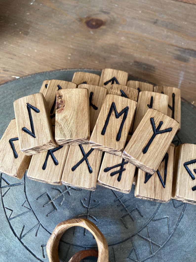 Beautiful English Burr Oak Hardwood Hand Burnt Wooden Elder Futhark Rune Tiles *Free UK Delivery* image 4