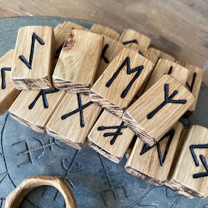 Beautiful English Burr Oak Hardwood Hand Burnt Wooden Elder Futhark Rune Tiles *Free UK Delivery* image 3