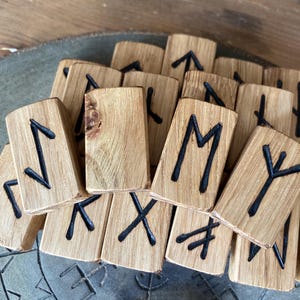 Beautiful English Burr Oak Hardwood Hand Burnt Wooden Elder Futhark Rune Tiles *Free UK Delivery* image 2
