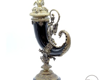 Large cornucopia cornucopia in porcelain and bronze by Castilian