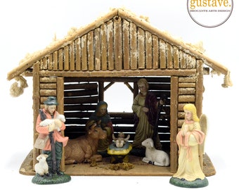 Vintage round wooden nativity scene and 7 ceramic characters | Nativity scene in a stable