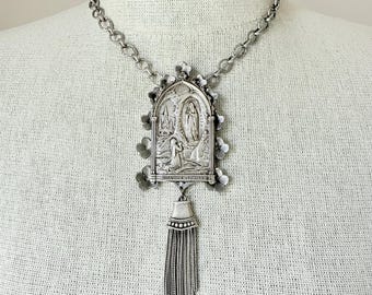 Vintage French Virgin Mary Notre Dame de Lourdes Religious Medallion Pendant Necklace